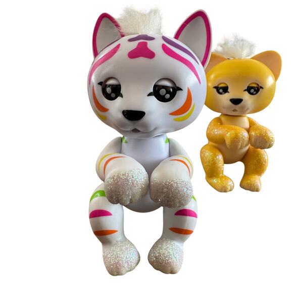 Two Fingerlings Interactive Animals Baby Tiger Baby Lion - Picture 4 of 5